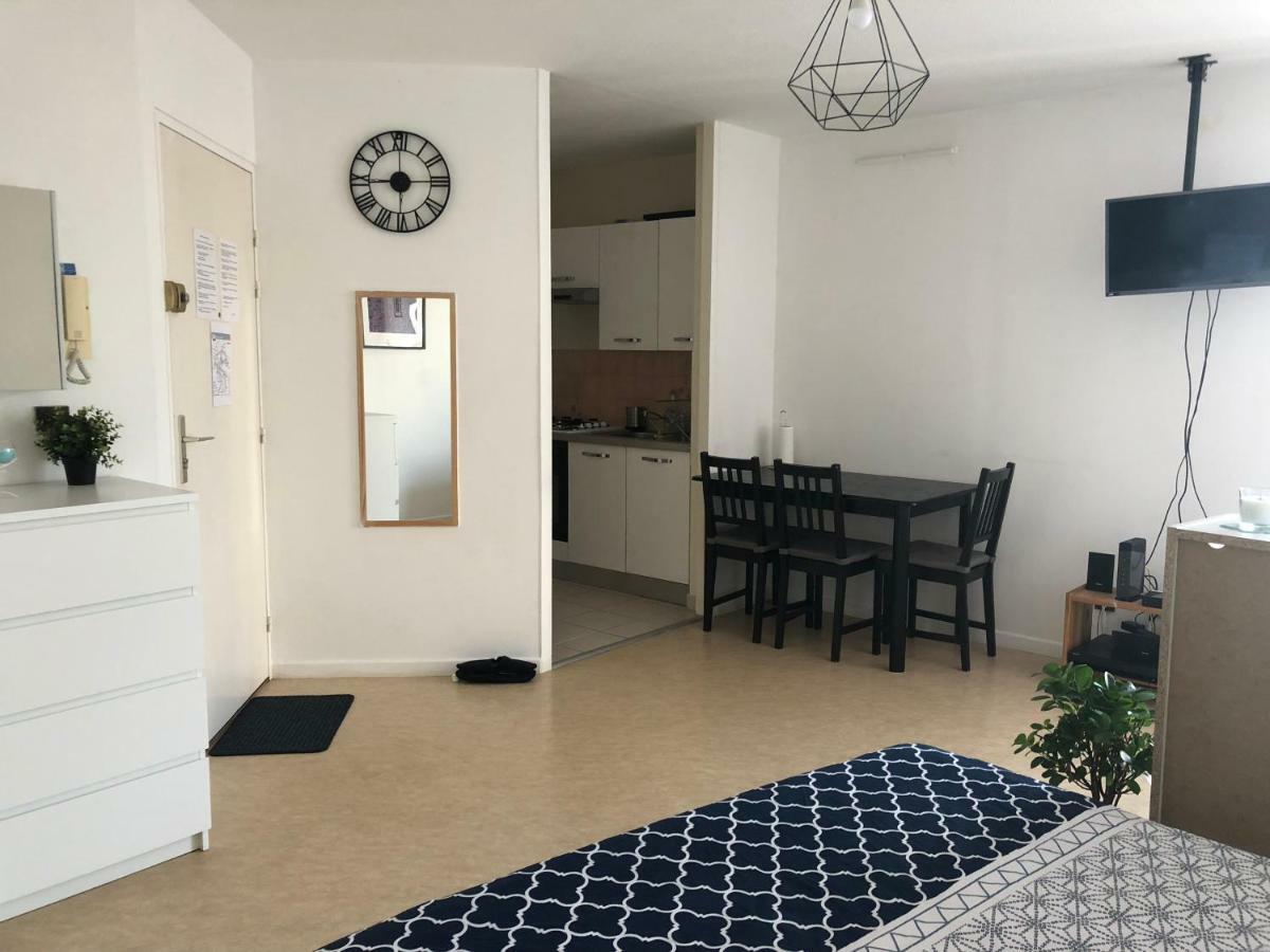 Woezon Na Mi Leilighet Lyon Eksteriør bilde