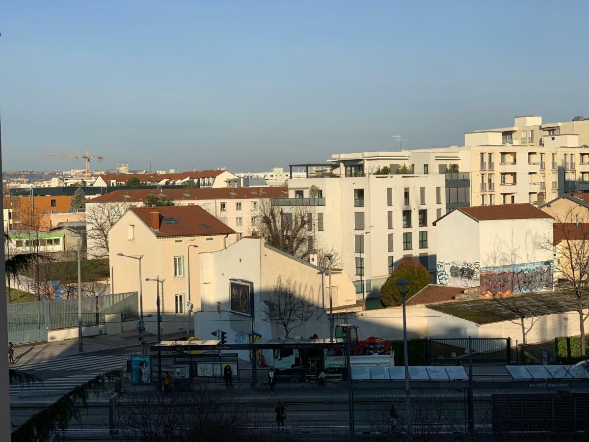 Woezon Na Mi Leilighet Lyon Eksteriør bilde